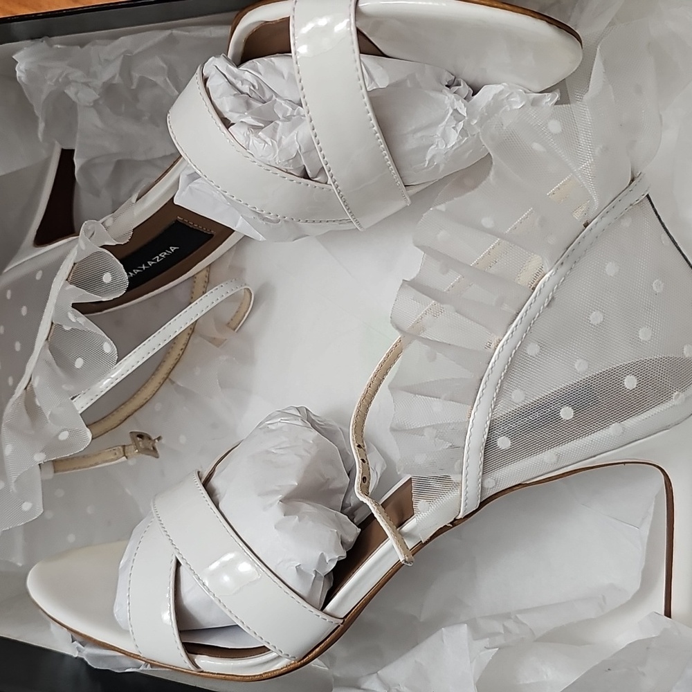 BCBGMAXAZRIA Stella White Patent Leather Ruffle Sandal Heel Size 8 - Picture 6 of 7